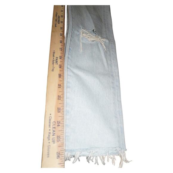 Levi’s 501 Distressed Light Wash Jeans Women’s 26 Raw Hem Vintage Straight Leg - Picture 9 of 10